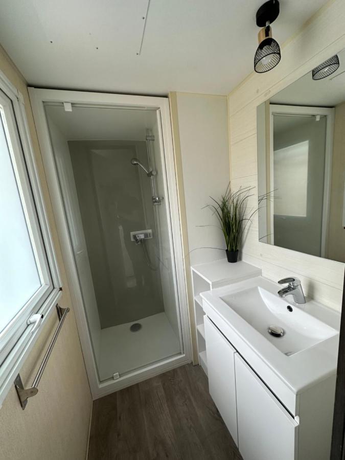 Hotel Au P'Tit Bonheur La Roque-d'Antheron Zewnętrze zdjęcie